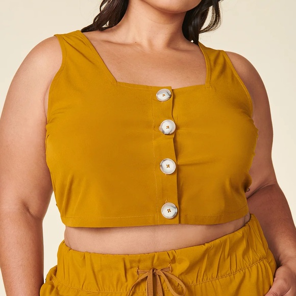 Wayre Square Neck Button Front Tank💛 - Picture 3 of 9
